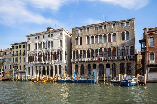 Palacios en el Gran Canal, Venecia, Italia — Foto de Stock