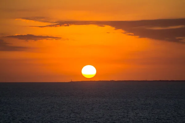 Sonnenuntergang über dem Meer — Stockfoto