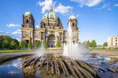 Berlin ve Çeşme, Almanya Katedrali