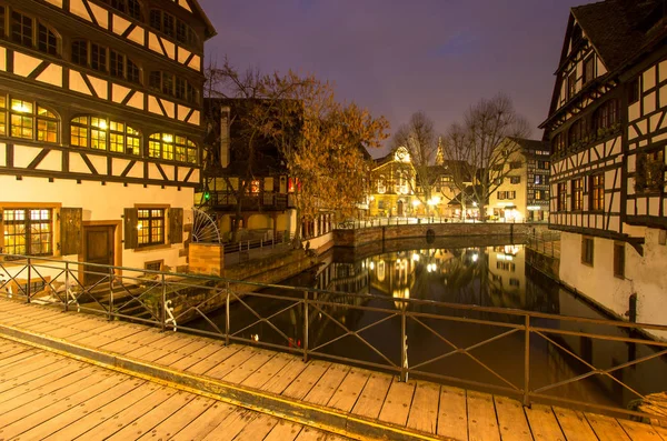 Történelmi kerületében "Petite France" Strasbourg, Franciaország — Stock Fotó