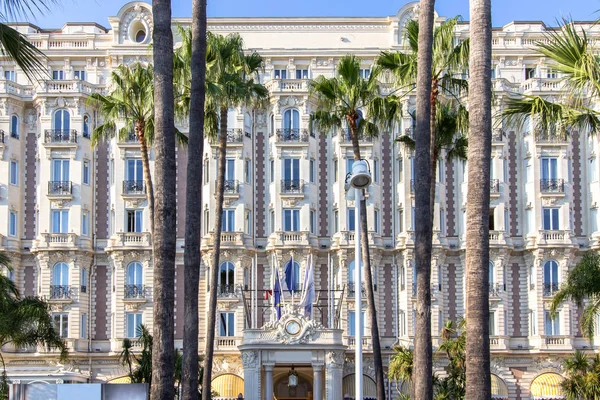 Luksusowy hotel w Cannes, Francja — Zdjęcie stockowe