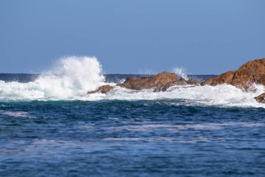 Cala Pregonda, Menorca, İspanya yakınındaki deniz manzarası