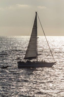 Akşamları yelken yelkenli