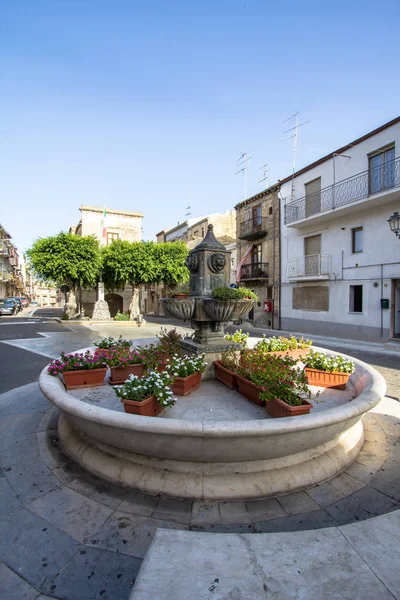 Stora torget i Lascari, Sicilien, Italien — Stockfoto