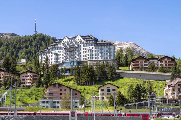 Luksusowy hotel w St. Moritz — Zdjęcie stockowe