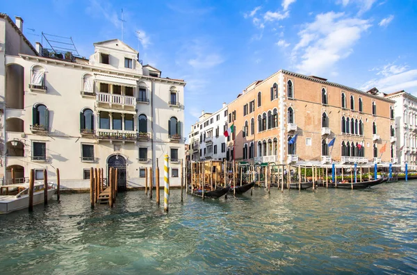 Paloták, a Canal Grande, Velence, Olaszország — Stock Fotó