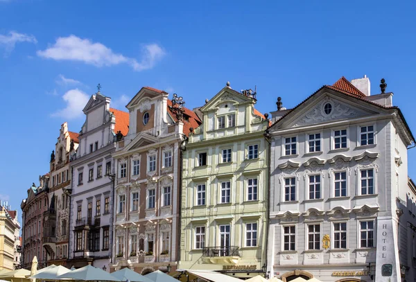 Edificios históricos en el casco antiguo de Praga, República Checa —  Fotos de Stock