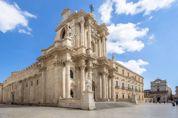 De kathedraal (Duomo) in Syracuse, Sicilië, Italië — Stockfoto