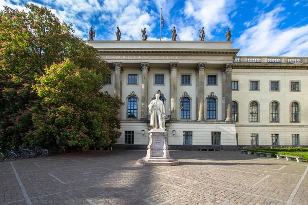 Helmholtz statue in Berlin — Stock Photo, Image