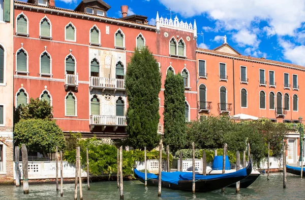 Palácio no Grande Canal, Veneza, Itália — Fotografia de Stock