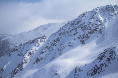 Zermatt karlı dağlar