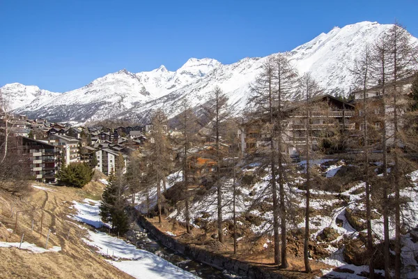 Hotels van skigebied Saas-Fee in Zwitserland — Stockfoto
