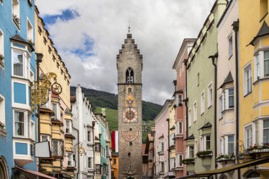 Kule on iki, South Tyrol, İtalya