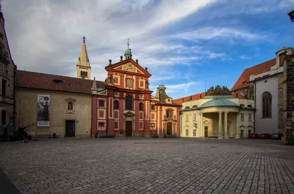 Базиліка Святого Георгія в Празі — стокове фото