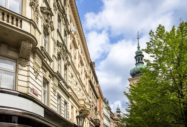 Edificios históricos en el casco antiguo de Praga, República Checa —  Fotos de Stock