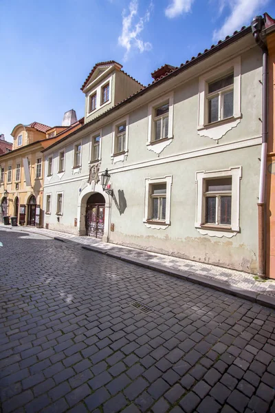 Edificios históricos en el casco antiguo de Praga, República Checa —  Fotos de Stock