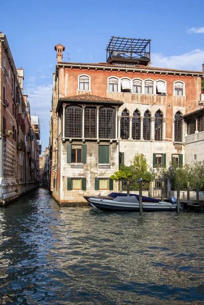 Palacios en el Gran Canal, Venecia, Italia — Foto de Stock