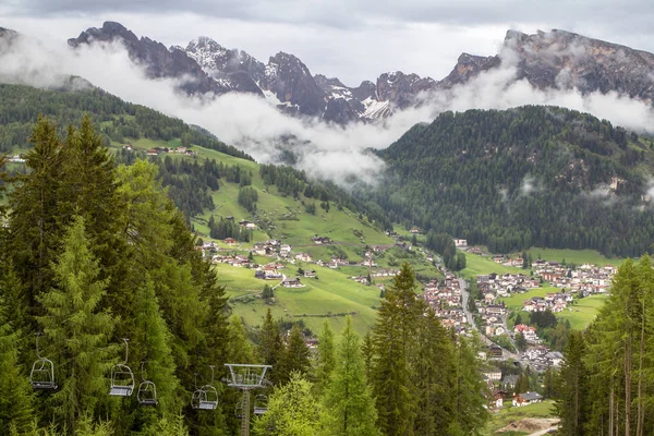 Lege liften in Alpen — Stockfoto