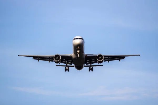 Airplane ist landing — Stok fotoğraf