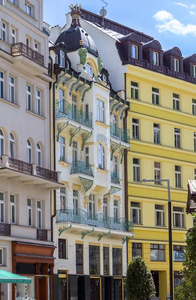 Piękne budynki z Karlowe Wary, Republika Czeska — Zdjęcie stockowe