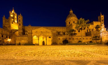 Palermo Katedrali, gece, İtalya