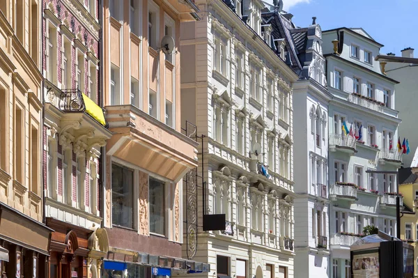 Vackra byggnader i Karlovy Vary, Tjeckien — Stockfoto