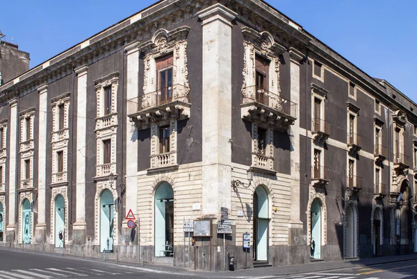 意大利卡塔尼亚广场 Stesicoro 的历史建筑 — 图库照片