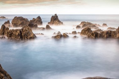 Okyanus kıyısında Madeira