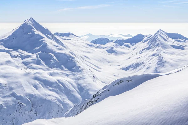 De bergketen in Saas Fee, Zwitserland — Stockfoto