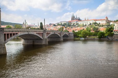 Prag Kalesi ve Charles Köprüsü Prag Nehri Vltava, Çek Cumhuriyeti