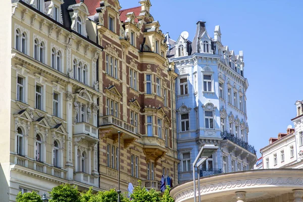 Mooie gebouwen van Karlovy Vary, Tsjechië — Stockfoto