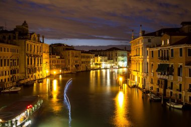 Canal Grande, gece, Venedik, İtalya