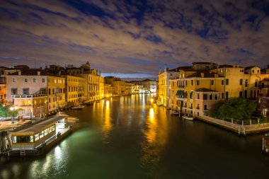 Canal Grande, gece, Venedik, İtalya