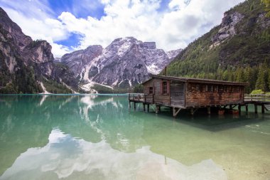Lake Braies Dolomites, İtalya içinde