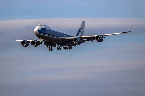 Flugzeug landet — Stockfoto