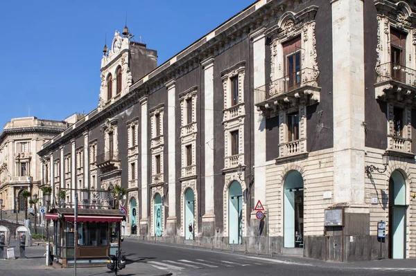 Historická budova na náměstí Stesicoro, Catania, Itálie — Stock fotografie