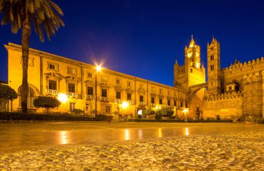 Palermo Katedrali, gece, İtalya