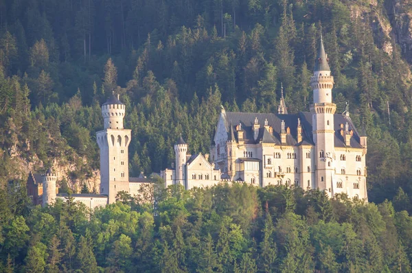 Neuschwanstein slott i Tyskland — Stockfoto