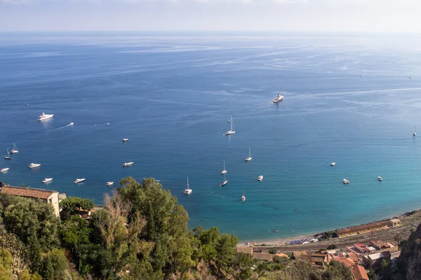 Panoramatický pohled z Taormina, Itálie — Stock fotografie