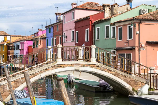 Maisons colorées à Burano, Venise — Photo