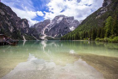 Lake Braies Dolomites, İtalya içinde