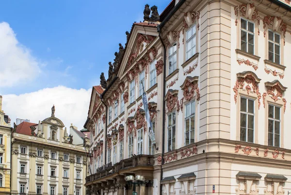 Edificios históricos en el casco antiguo de Praga, República Checa —  Fotos de Stock