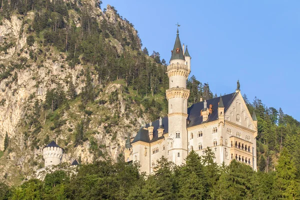 Neuschwanstein slott i Tyskland — Stockfoto