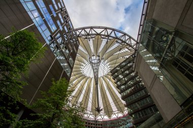 Sony Merkezi, Berlin, Almanya Potsdamer Platz'ta