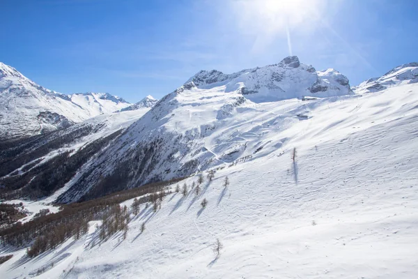 Saas Fee, İsviçre dağ aralığında — Stok fotoğraf