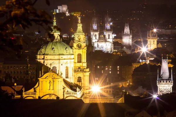 Paisaje nocturno de Praga, República Checa — Foto de Stock