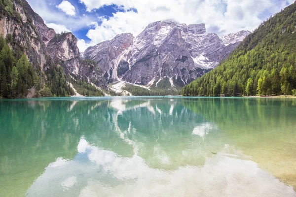 Sjön Braies Dolomiterna Med Mount Seekofel Bakgrunden Italien — Stockfoto