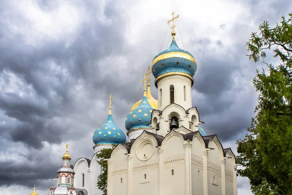 Церковь Сошествия Святого Спирита в Москве, Россия — стоковое фото