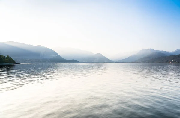 Maggiore vid solnedgången, Italien — Stockfoto