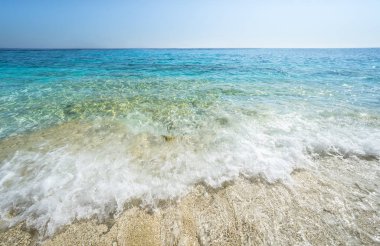 Açık mavi deniz suyu, Sardunya, İtalya